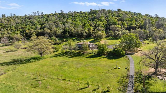 13399 Bell Brook Dr, Auburn, CA 95602