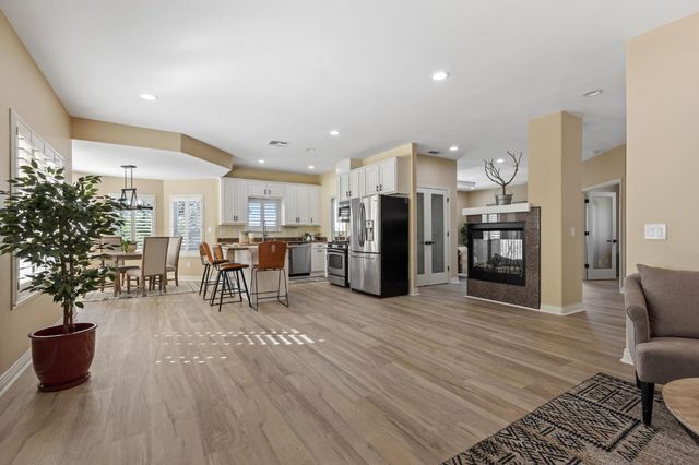 13399 Bell Brook Dr, Auburn, CA 95602