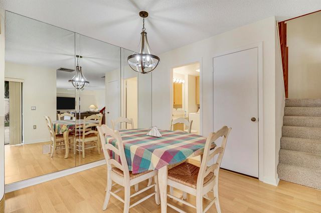 7126 71st Way, West Palm Beach, FL 33407