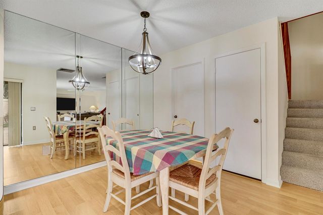 7126 71st Way, West Palm Beach, FL 33407