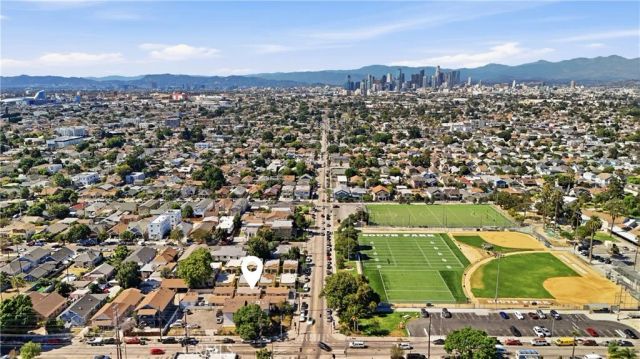 5017 S San Pedro, Los Angeles, CA 90011