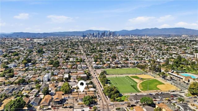 5017 S San Pedro, Los Angeles, CA 90011
