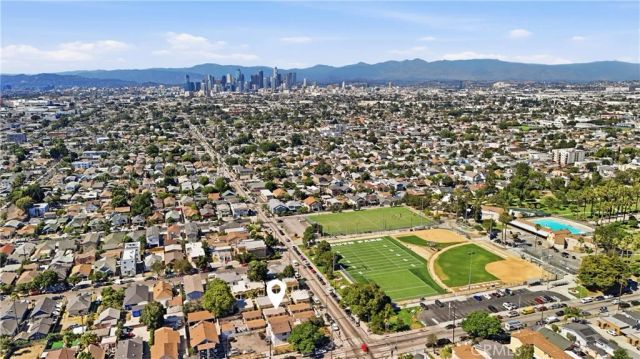 5017 S San Pedro, Los Angeles, CA 90011