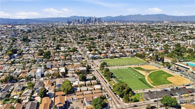 5017 S San Pedro, Los Angeles, CA 90011