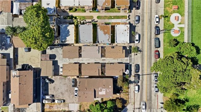 5017 S San Pedro, Los Angeles, CA 90011