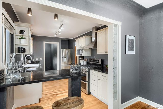 2922 W 39th Avenue, Denver, CO 80211