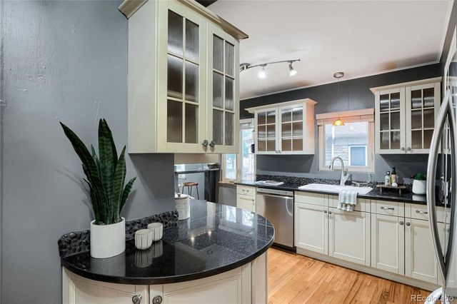 2922 W 39th Avenue, Denver, CO 80211