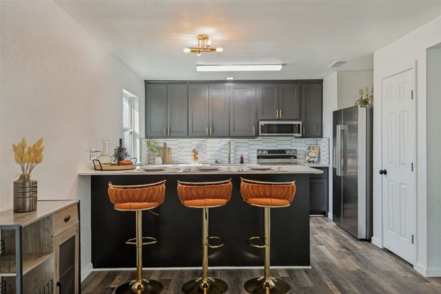 208 Woodgrove Street, Mesquite, TX 75181