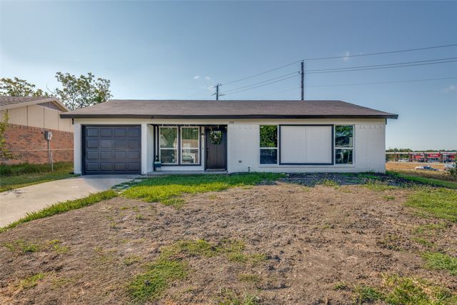 208 Woodgrove Street, Mesquite, TX 75181