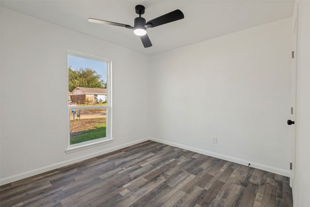 208 Woodgrove Street, Mesquite, TX 75181