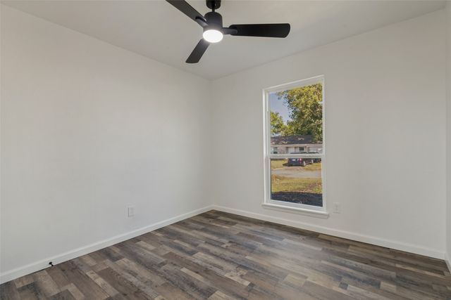 208 Woodgrove Street, Mesquite, TX 75181