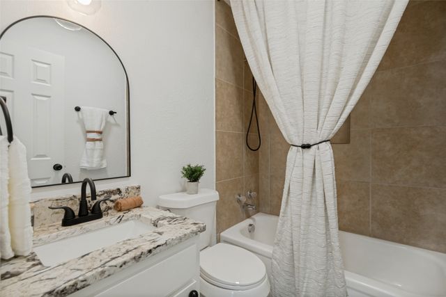 208 Woodgrove Street, Mesquite, TX 75181