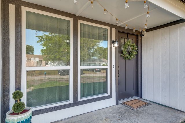 208 Woodgrove Street, Mesquite, TX 75181