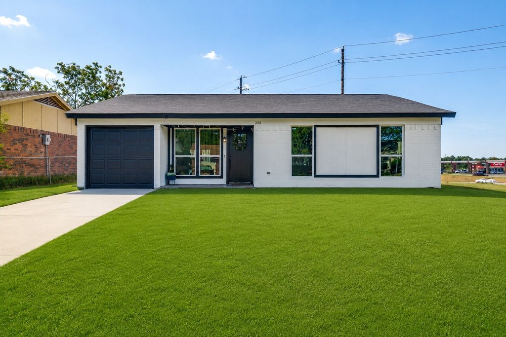 208 Woodgrove Street, Mesquite, TX 75181