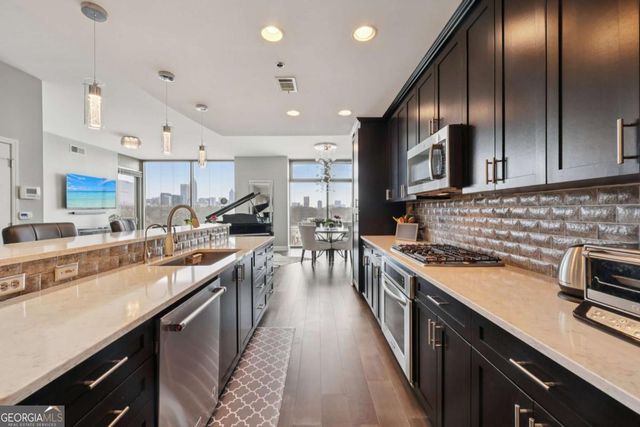 270 17th Street NW 703, Atlanta, GA 30363