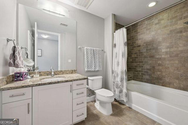 270 17th Street NW 703, Atlanta, GA 30363