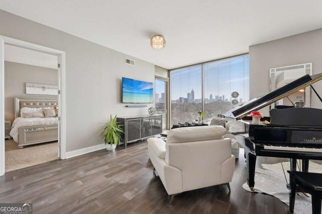 270 17th Street NW 703, Atlanta, GA 30363