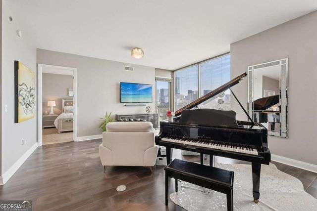 270 17th Street NW 703, Atlanta, GA 30363