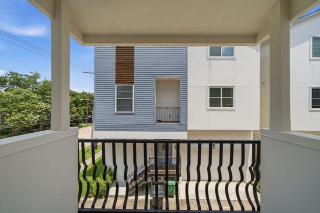 1328 W 23rd Street A, Houston, TX 77008