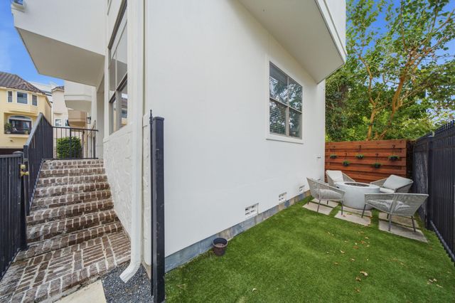 1328 W 23rd Street A, Houston, TX 77008