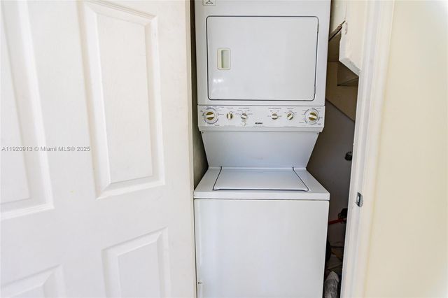 245 NW 109th Ave 209, Miami, FL 33172