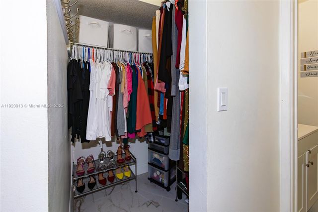 245 NW 109th Ave 209, Miami, FL 33172