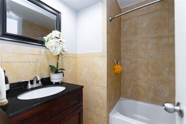 245 NW 109th Ave 209, Miami, FL 33172