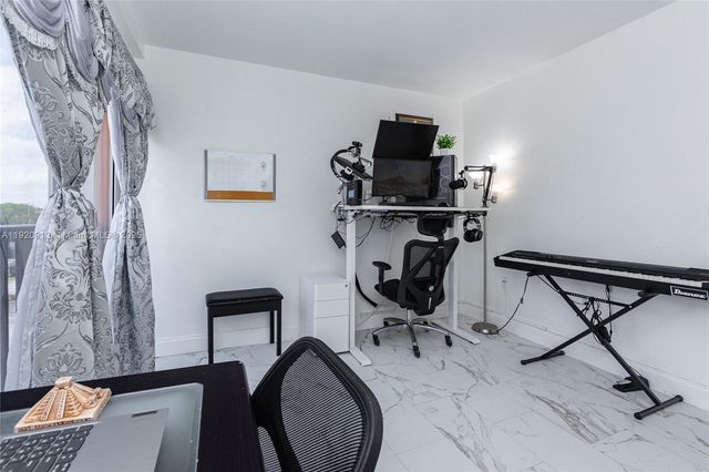 245 NW 109th Ave 209, Miami, FL 33172