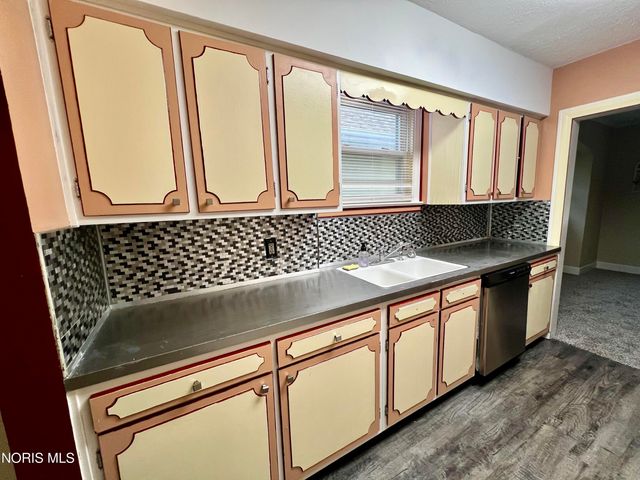 545 Woodsdale Avenue, Toledo, OH 43609
