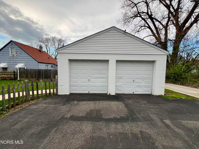 545 Woodsdale Avenue, Toledo, OH 43609