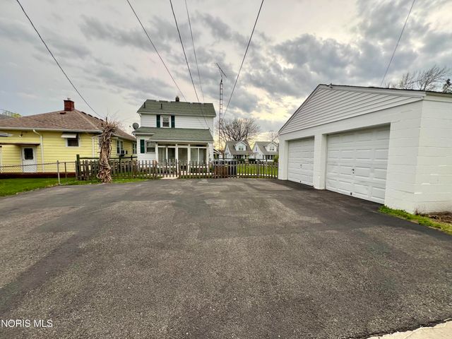 545 Woodsdale Avenue, Toledo, OH 43609