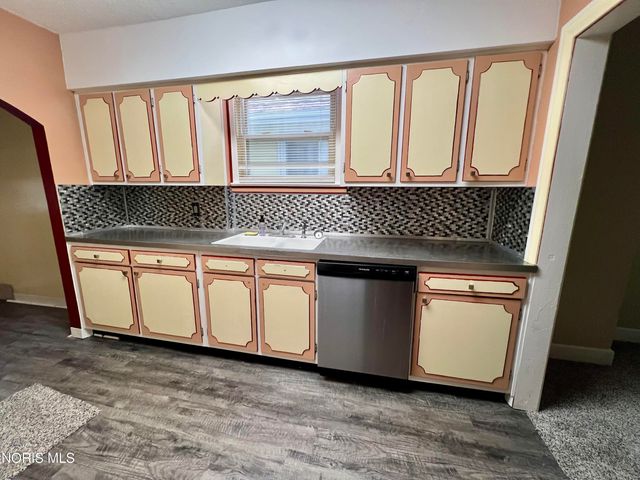 545 Woodsdale Avenue, Toledo, OH 43609