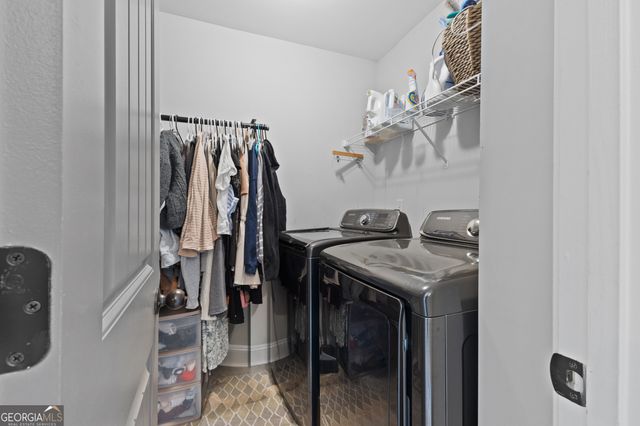 523 Cherry Creek Drive, Loganville, GA 30052