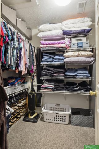 323 Pheasant Run Lane, Papillion, NE 68046