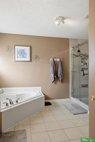 323 Pheasant Run Lane, Papillion, NE 68046