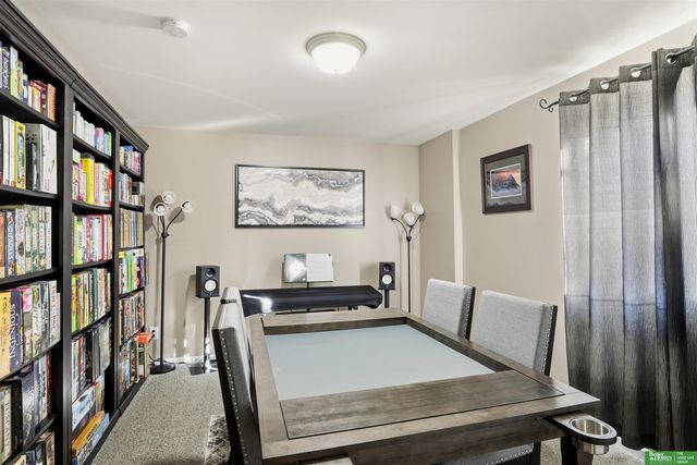 323 Pheasant Run Lane, Papillion, NE 68046