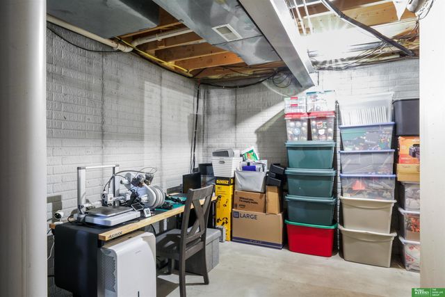 323 Pheasant Run Lane, Papillion, NE 68046