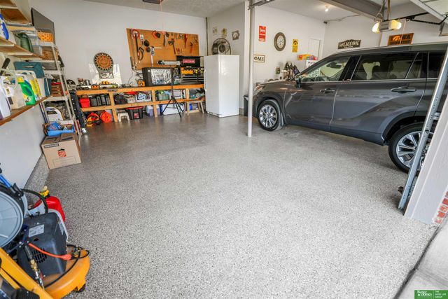 323 Pheasant Run Lane, Papillion, NE 68046