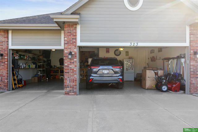 323 Pheasant Run Lane, Papillion, NE 68046