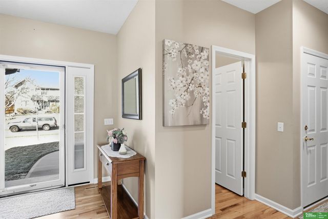 323 Pheasant Run Lane, Papillion, NE 68046