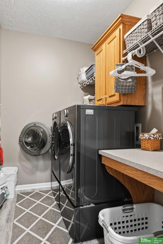 323 Pheasant Run Lane, Papillion, NE 68046