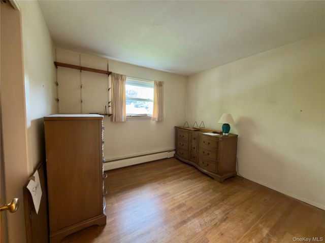 10 Abbie Lane, Hyde Park, NY 12538