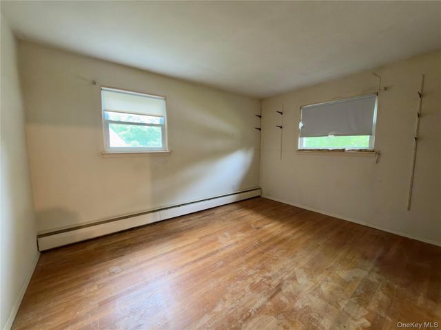 10 Abbie Lane, Hyde Park, NY 12538