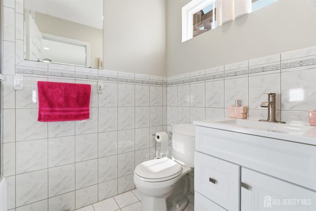 107 Adamecs Street 7, South Amboy, NJ 08879