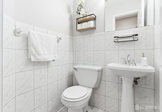 107 Adamecs Street 7, South Amboy, NJ 08879