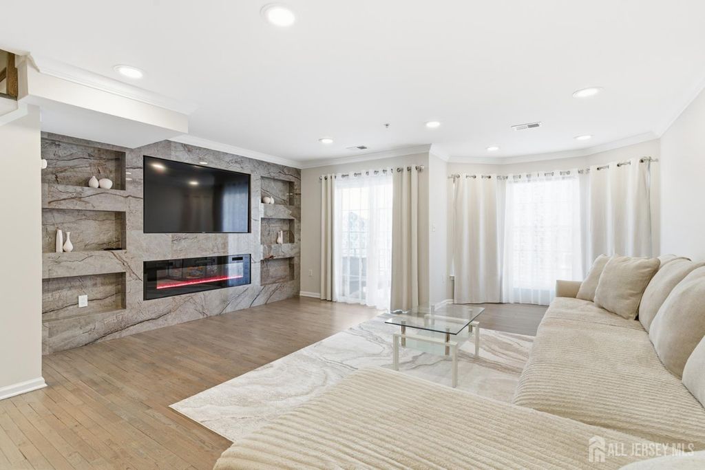 107 Adamecs Street 7, South Amboy, NJ 08879