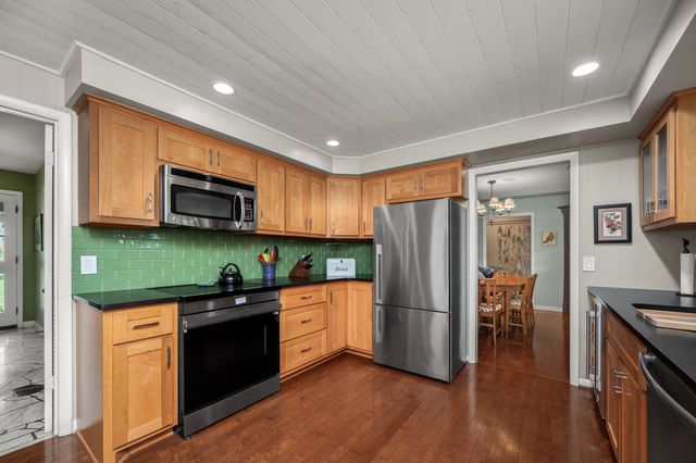 1804 COUNTRY CLUB DR, Tullahoma, TN 37388