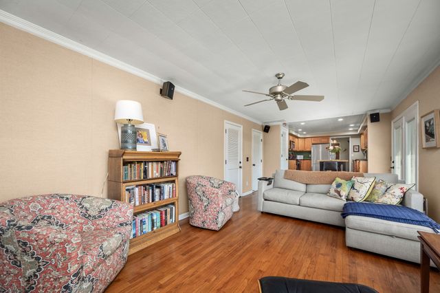 1804 COUNTRY CLUB DR, Tullahoma, TN 37388