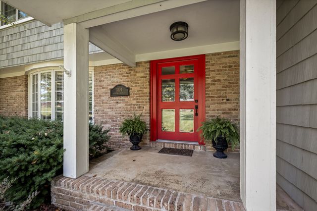1804 COUNTRY CLUB DR, Tullahoma, TN 37388