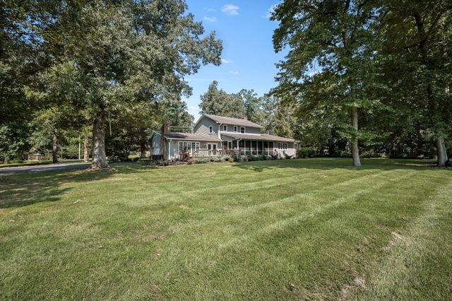 1804 COUNTRY CLUB DR, Tullahoma, TN 37388
